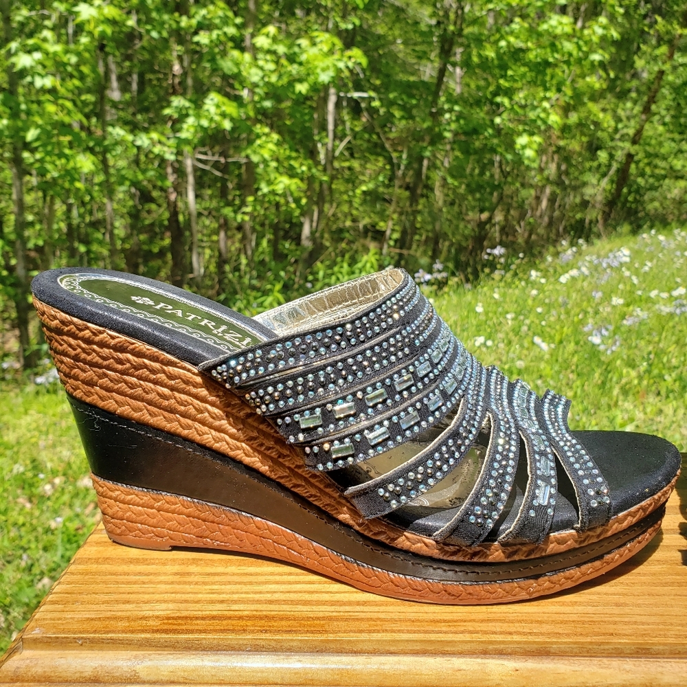 Patrizia by Spring Step BEAMING wedges. Size US 9, Europe 40.